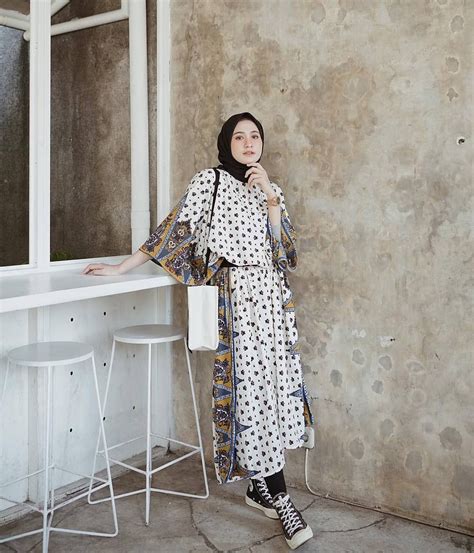 Model Baju Kondangan Ootd Batik Hijab Remaja 40 Model Kebaya Muslim Yang Stylish Dan Trendi