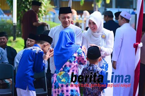 We learn more about this strange british bird than how to sell a house. Hari Raya Idul Fitri, Kapolres Situbondo Gelar Open House ...