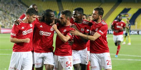 Si̇vasspor villarreal karşilaşmasi 8 eksi̇kle oynanacak. Sivasspor Fc / Download Wallpapers 4k Sivasspor Fc Logo ...
