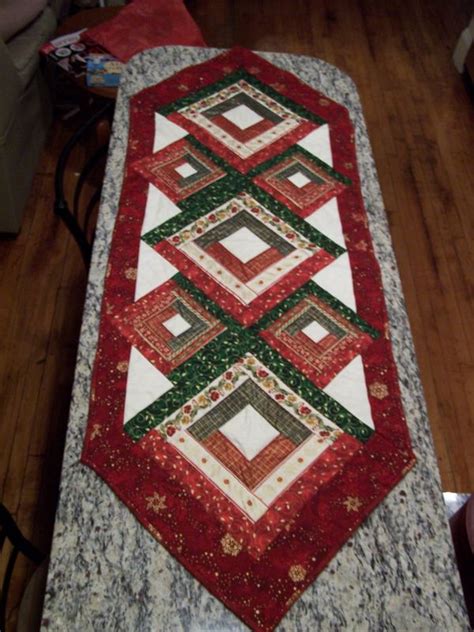 table runner: NEW 826 XMAS TABLE RUNNERS PATTERNS