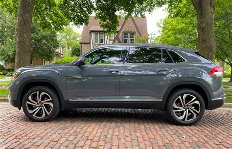 In this video i'll go for a test drive & completely review the new 2020 volkswagen atlas cross sport! 2020 Volkswagen Atlas Cross Sport V6 4Motion Review: Cross ...