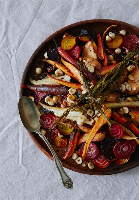 Winter greens with fennel and croutons. 11 ideas for a Halloween dinner party