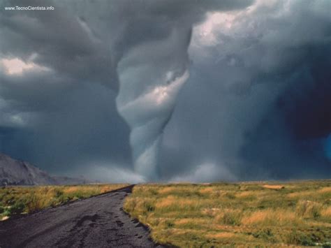Giant, persistent thunderstorms called supercells spawn the most destructive tornadoes. Tornados - Força e Destruição | Meio Ambiente - Cultura Mix