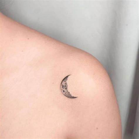 Sintético 161 Tatuagem minimalista lua Bargloria