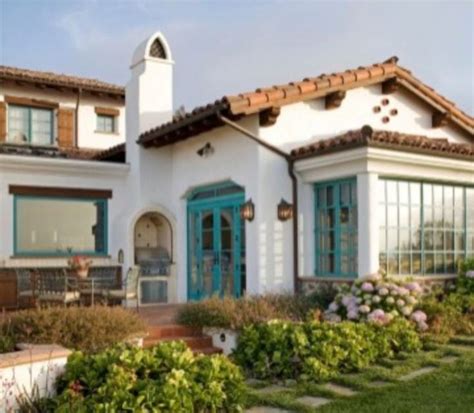 40 Spanish Style Exterior Paint Colors You Will Love Roundecor