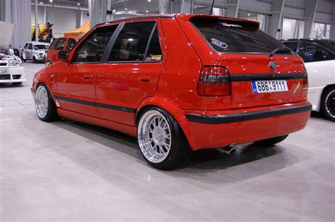 Skoda fabia felicia custom cars corvette cars and motorcycles techno automobile vehicles amazing things. červená rally s několika vrstvama bezbarvého laku