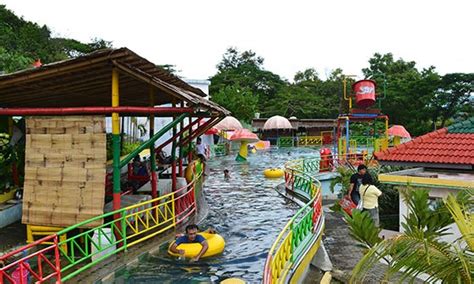 Waduk cengklik merupakan waduk atau danau buatan yang letaknya berdekatan dengan bandara adi sumarmo solo. Harga Tiket Masuk Waterboom Gajah Mungkur Wonogiri | Trip ...