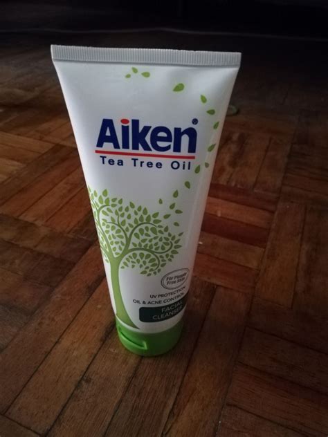 Penting sangat untuk menggunakan pencuci muka yang sesuai dengan kulit. Aiken Tea Tree Oil Facial Cleanser reviews