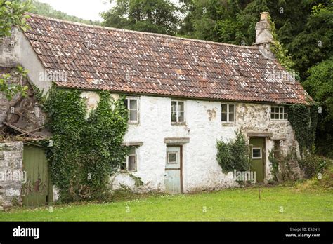 Welsh Stone Cottage Hi Res Stock Photography And Images Alamy