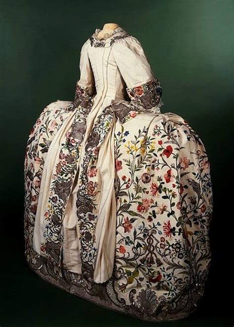 Mantua 1740 1745 Fashion 18th Century Fashion Court Dresses