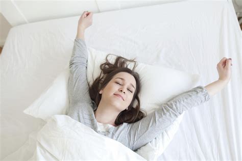 Experts Explain The Very First Thing You Should Do When You Wake Up