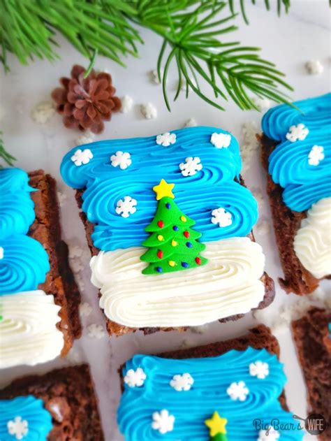Not only is the festive candy icing the perfect topping for your holiday party but looks aside, the combination of. Christmas Brownies Ideas / These brownies are so easy the kids can help make them! - Yashuhiro ...
