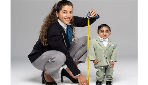 Guinness World Records Irans Afshin Is Crowned Worlds Shortest Man