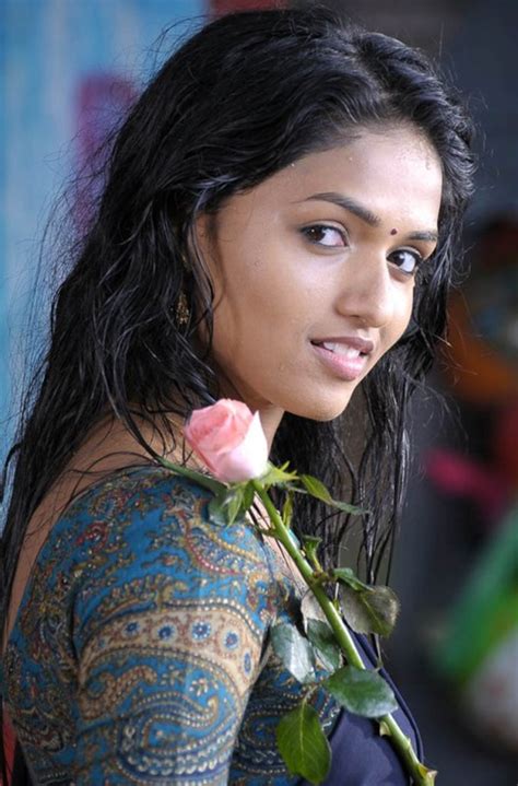 Tamil Actress Sunaina Pics Sunaina Images Sunaina Photos Wallpapers ~ 2011 Movies Release