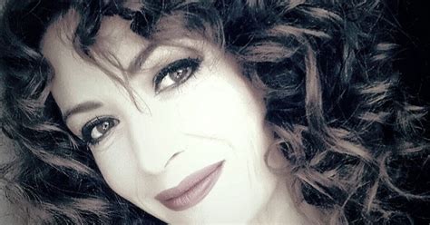 Anca turcasiu si medicul cristian georgescu sunt casatoriti de peste 16 ani si formeaza unul dintre cele mai longevive cupluri din viata publica autohtona. Anca Turcasiu, surprinsa in timp ce se saruta cu un barbat ...