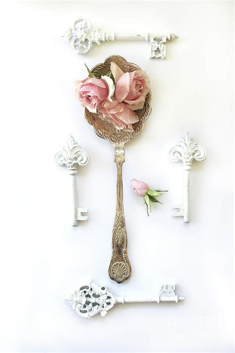 Antique farmhouse offers multiple sales events that include furniture, design lines, décor and art products at incredible savings focused around industrial decor, farmhouse decor, shabby chic, industrial vintage and vintage reproductions. Vintage Spoon Floral Wall Art - Antique Spoon White Shabby ...