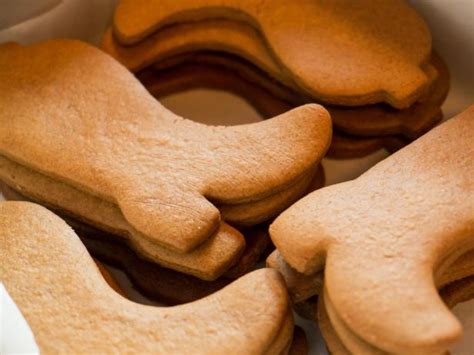 The cookies turned out so soft and it just melted in my mouth. Gingerbread Cookies Recipe | Ree Drummond | Food Network