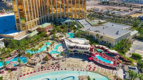 Best Pools In Las Vegas Lazy Rivers Wave Pools And More