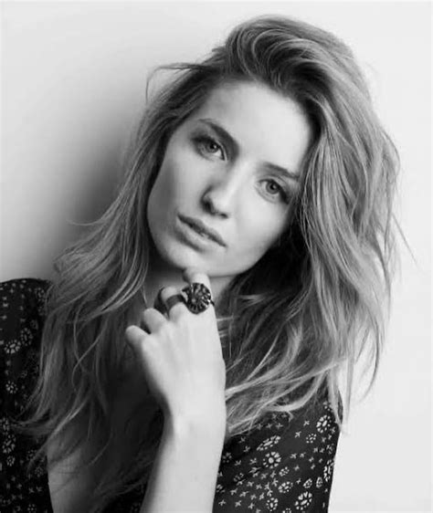Picture Of Annabelle Wallis