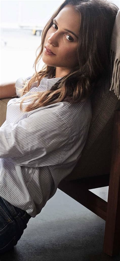 4k alicia vikander iPhone 11 Wallpapers Free Download