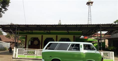 Kegiatan Bersih Bersih Masjid Nurul Huda Assidiq Dusun Semen Desa