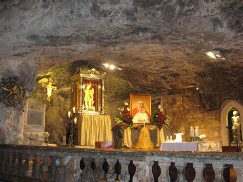 La Grotta di San Michele a Monte Sant'Angelo | JuzaPhoto
