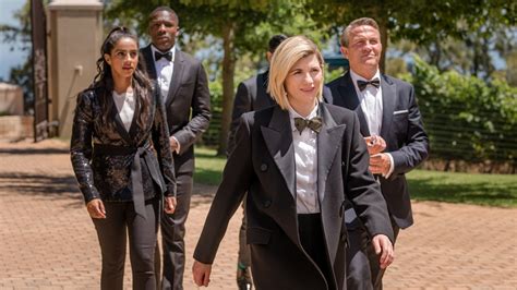 Doctor Who Series 12 Episode 1 Review Spyfall Den Of Geek