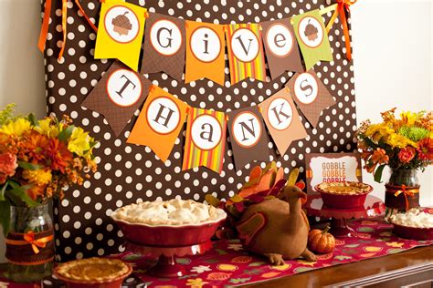 Grateful And Cozy Thanksgiving Desk Decorations Ideas For Your Fall Work Space