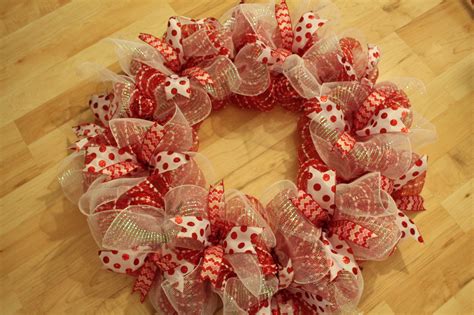 Diy Mesh Polka Dot Valentines Day Wreath Big Heart The Wreath Depot