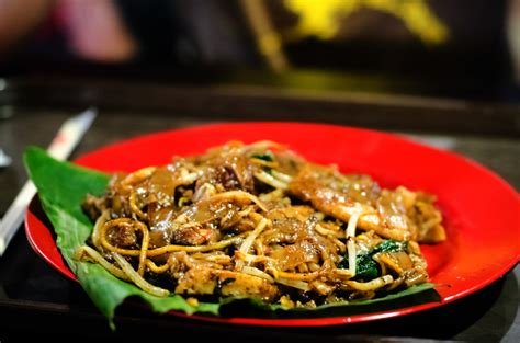Char kway teow (also sometimes spelled char kuey teow) is a classic rice noodle dish from malaysia, but it's also very popular in other southeast asian countries like singapore and indonesia. 5 places to find the best halal char kuey teow in KL