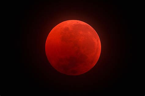 Photographing The Blood Moon With Astrophotographer Michi Rust Ephotozine
