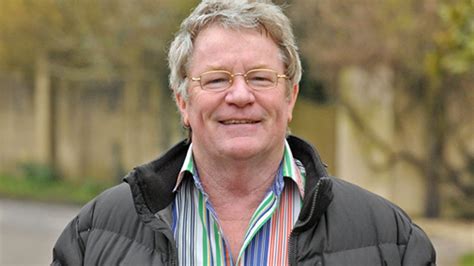 jim davidson jokes about rearrest over new claims of sex offences police and i are like old