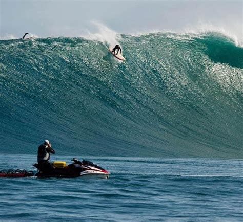 Surfing On A Tsunami Big Surf Big Wave Surfing The Beast Ocean