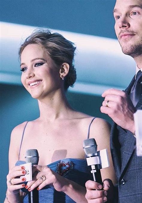 Jennifer Lawrence And Chris Pratt At The Premiere Of Passengers In