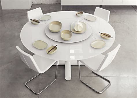 15 White Round Table Design Ideas For Extravagant Look Of Your Dining Room