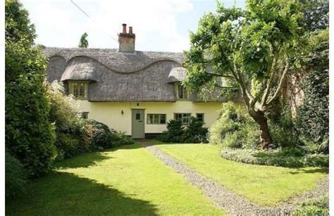 A Charming 17th Century Thatched Cottage In Norfolk England English