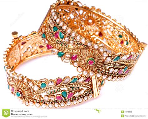 But thanks to the mom and dad of sheikh mohammed, we now know better. Expensive Wedding Gift Jewellery Stock Photo - Image of ...