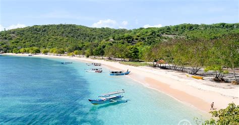 Cheap Pink Beach Lombok Tour Package Cheap Vacation Package Holiday