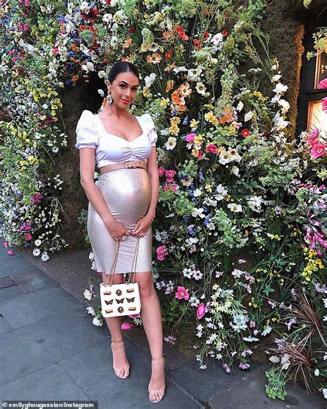 Pregnant Emily Simms Reveals Shes Suffering From Puffiness Daily