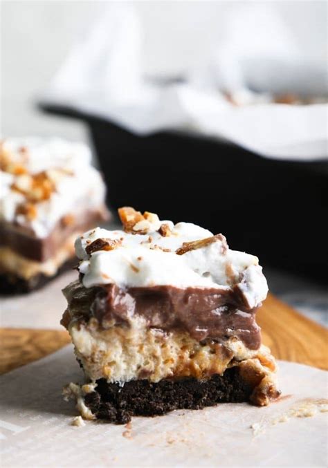 Looking for the perfect dessert to bring to every summer party, potluck or barbecue? Easy Butterfinger Lush Recipe l™ {Dessert Recipe}