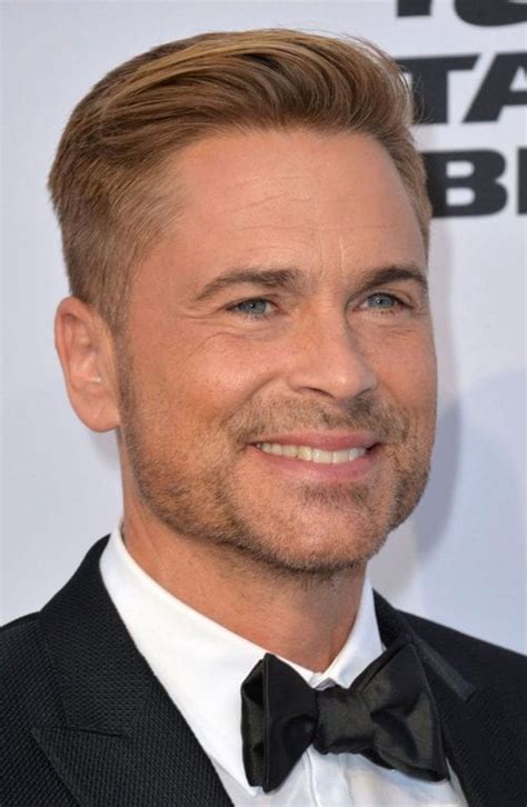 It's going to slim your face thanks to its mobility, difference of lengths between the layers and angled front locks. Top 20 Elegant Haircuts for Guys With Square Faces