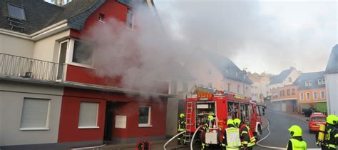 Zimmer egal mehr als 1 mehr als 2 mehr als 3 mehr als 4 mehr als 5. Einsatz 32/2020: Wohnungsbrand in Daun - Freiwillige ...