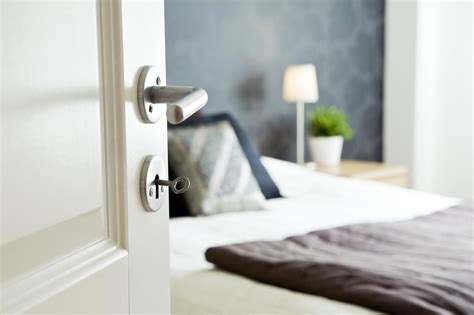 The two facing each other can pollute the kitchen air, and even endanger the health of the hostess. Feng Shui Tips for a Bed Close to the Bedroom Door