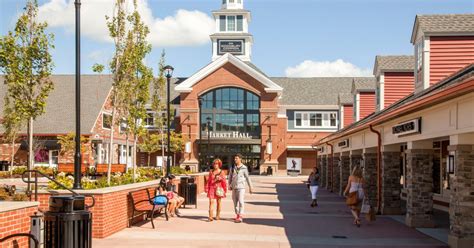 Woodbury Common Premium Outlets Shopping Tour New York City United