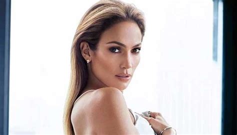 Jennifer Lopez Puts Her Incredible Curves On Display As She Graces A