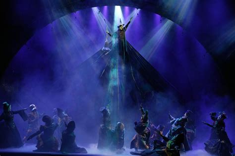 Wicked Movie Musical To Fly Into Theaters Christmas 2021 Chicago