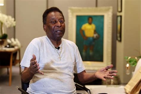 Pelé Celebra última Sesión De Quimioterapia Del Año Una Pequeña