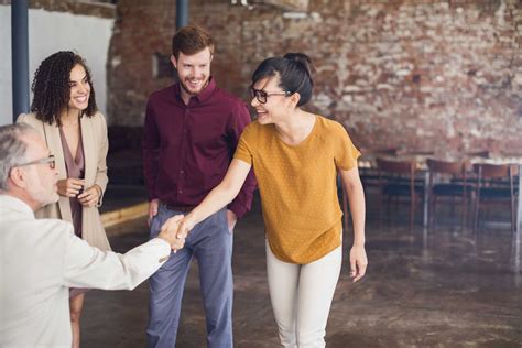 Handshake Pictures Free Images Of People Shaking Hand