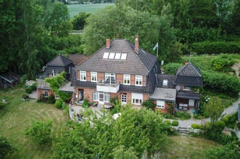 Haus bergfried is located at nachtsöllberg 16, 0.7 miles from the center of westendorf. Haus Bergfried - Ferienwohnungen an der Ostsee für 2 bis 6 ...