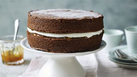 Hours cardamom sponge with white chocolate icing 45 minutes malted chocolate cake 45 minutes. Mary Berry's easy chocolate cake recipe - BBC Food